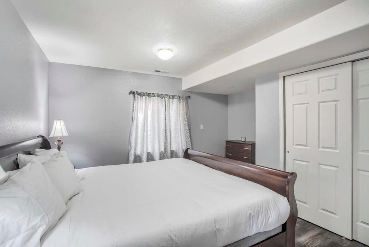 6bd Quiet Northside Mountain Views & Parks Holiday home
