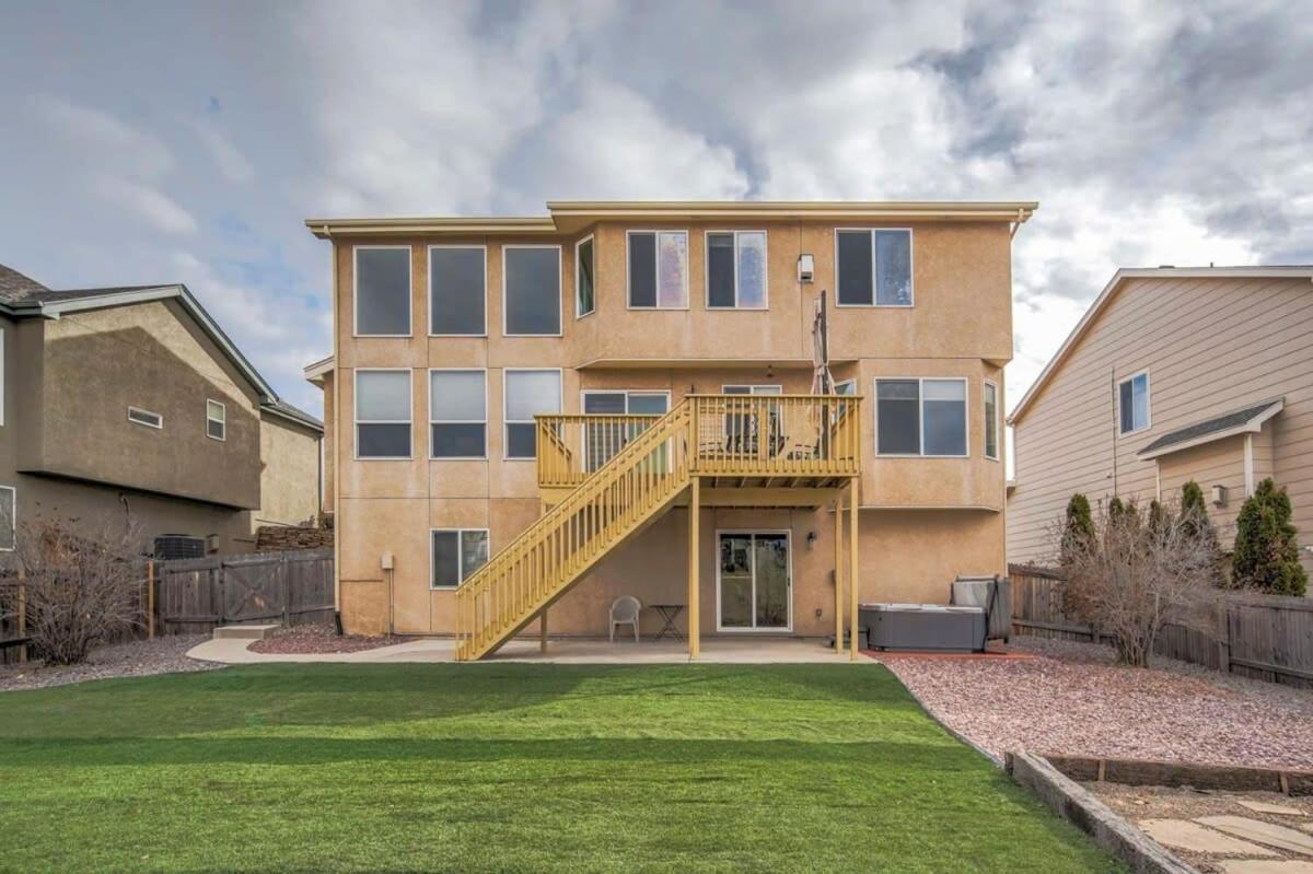 6bd Quiet Northside Mountain Views & Parks Holiday home *