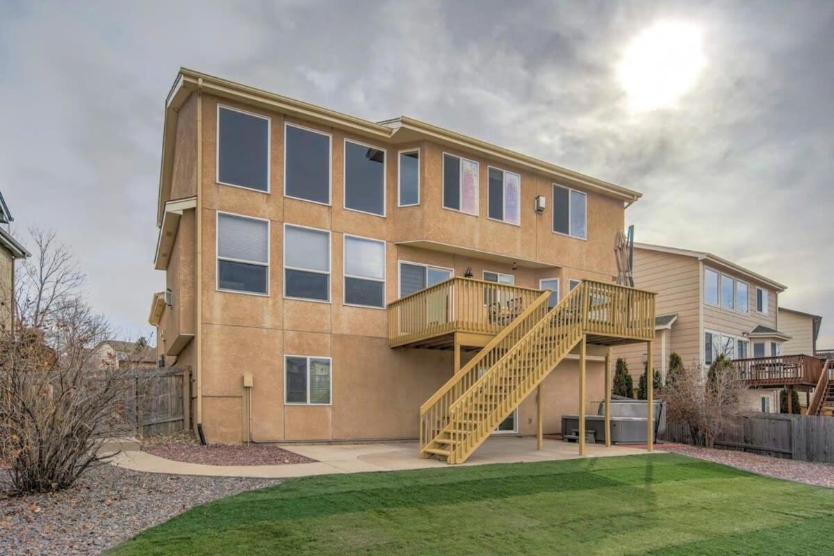 6bd Quiet Northside Mountain Views & Parks Holiday home Colorado Springs