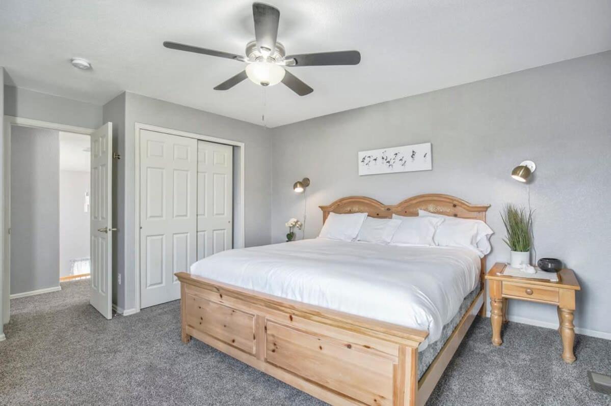 6bd Quiet Northside Mountain Views & Parks Holiday home
