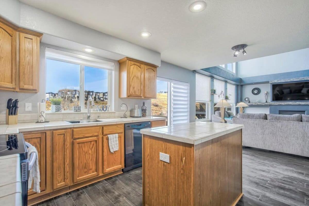 6bd Quiet Northside Mountain Views & Parks Holiday home Colorado Springs