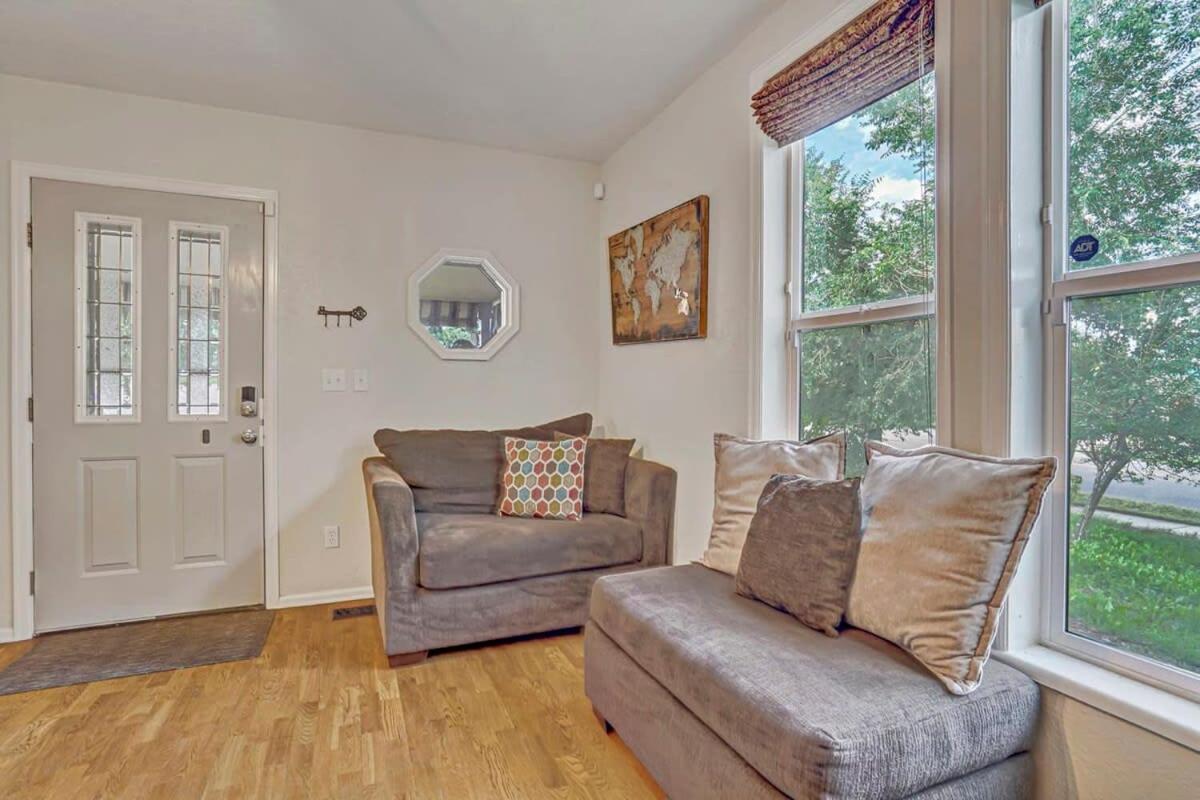Charming Victorian Haven Near Garden Of The Gods Holiday home Colorado Springs