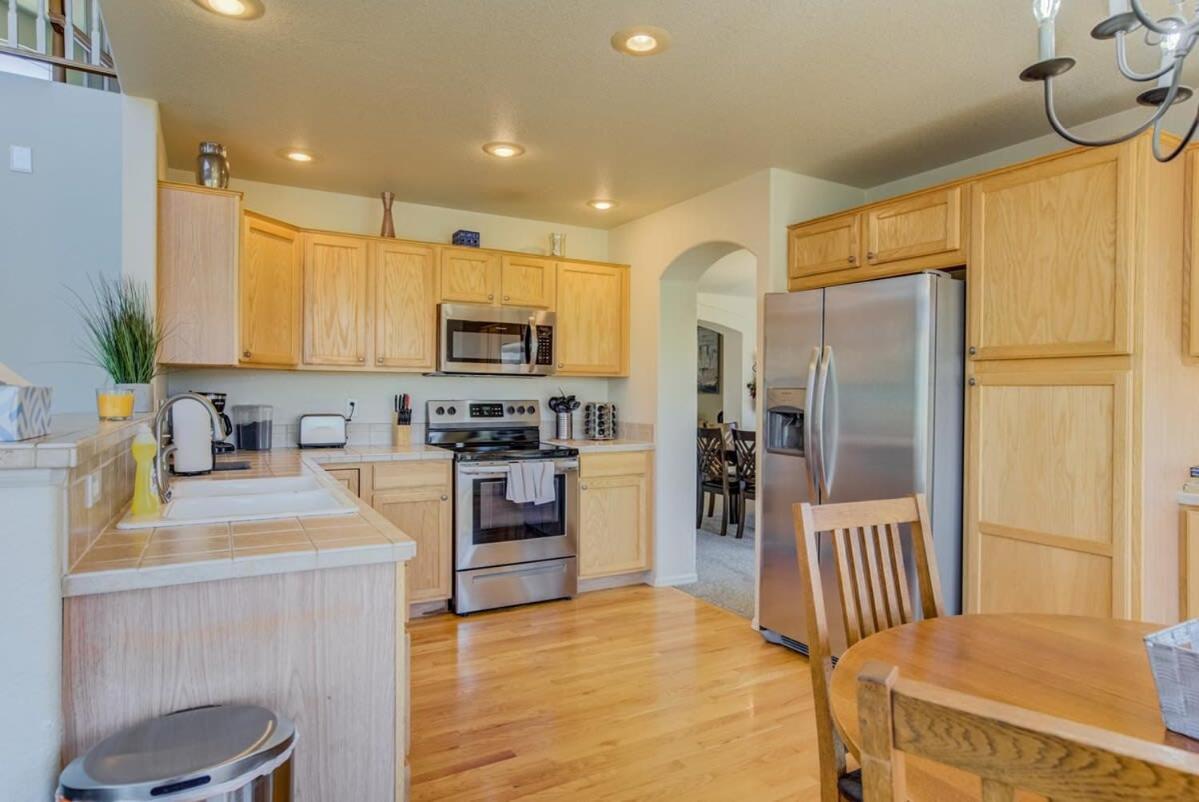 Mtn View Retreat Hot Tub Cinema Afa Nearby Holiday home Colorado Springs