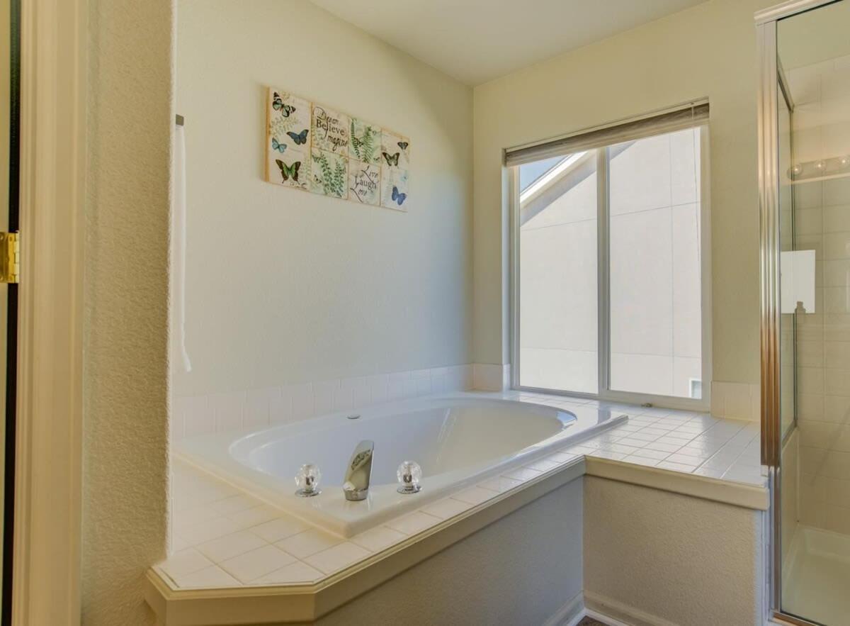 Mtn View Retreat Hot Tub Cinema Afa Nearby Holiday home *