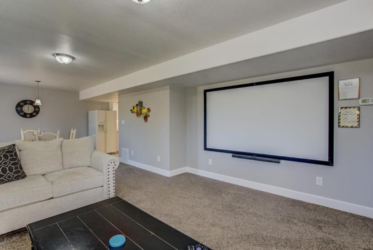 Mtn View Retreat Hot Tub Cinema Afa Nearby Holiday home Colorado Springs