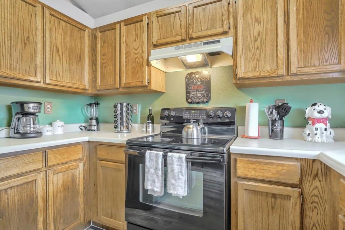Holiday home 4bd Quiet Suburbs Near Carson Colorado Springs