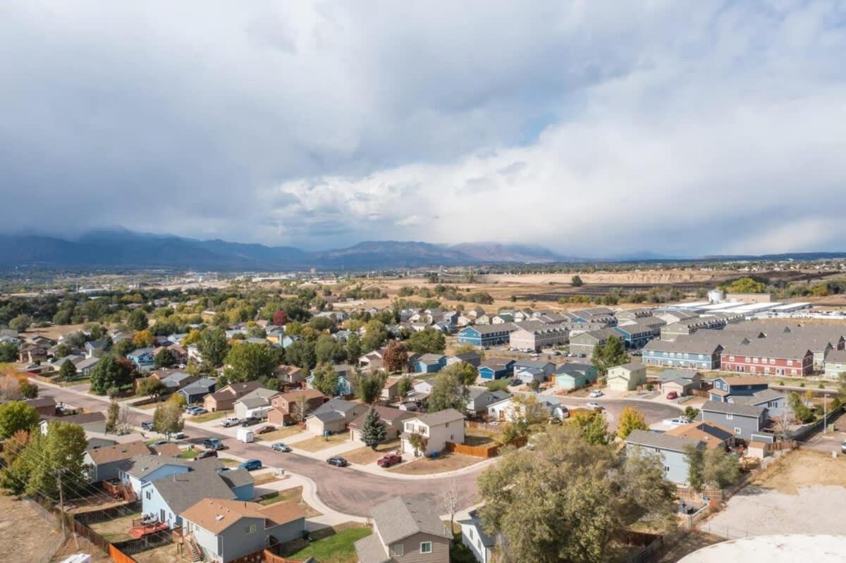 Holiday home 4bd Quiet Suburbs Near Carson Colorado Springs