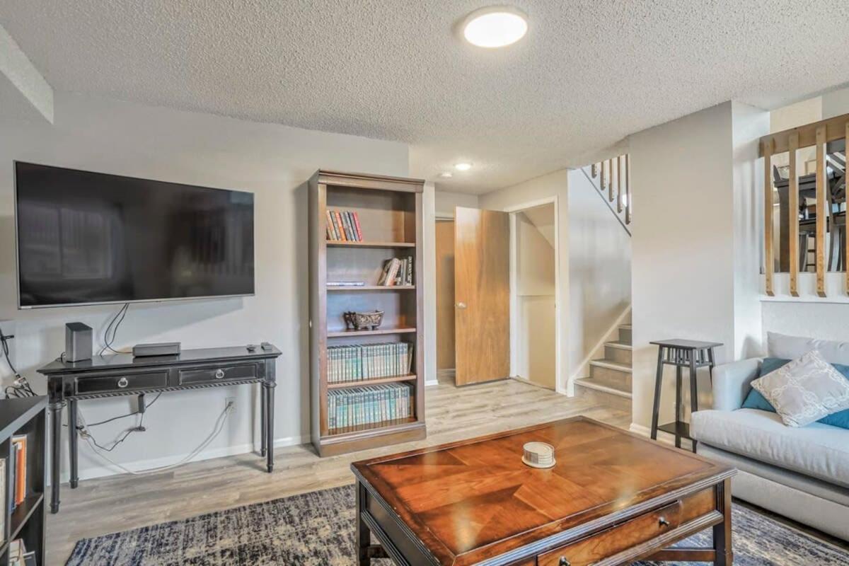 4bd Quiet Suburbs Near Carson * Colorado Springs