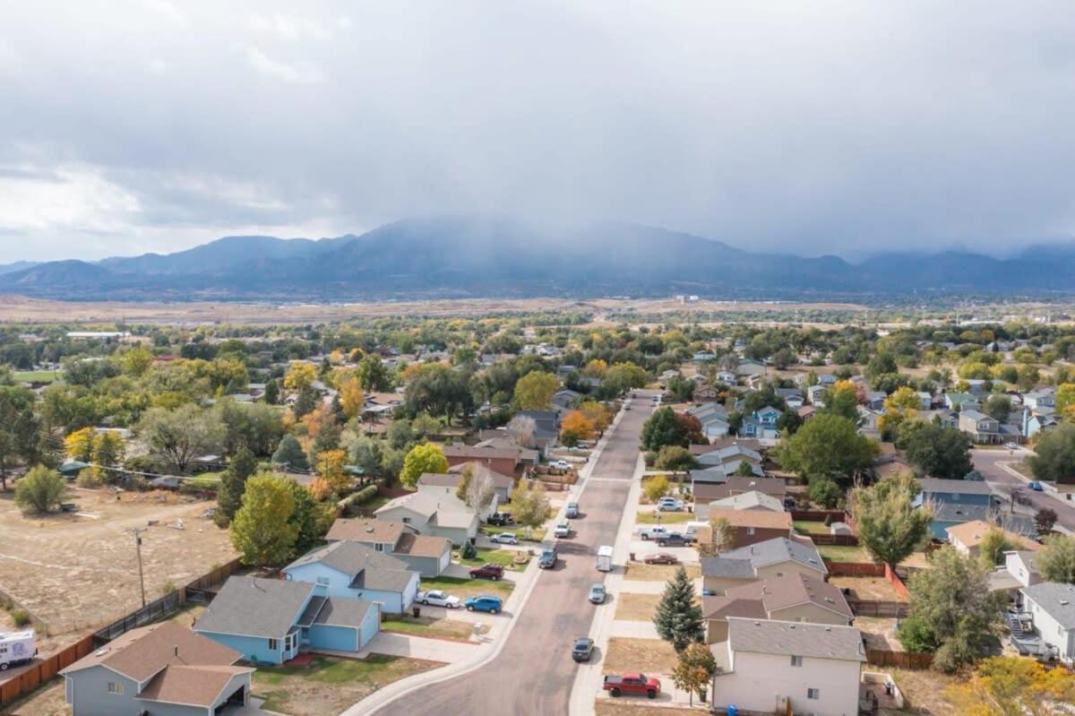 4bd Quiet Suburbs Near Carson Holiday home Colorado Springs