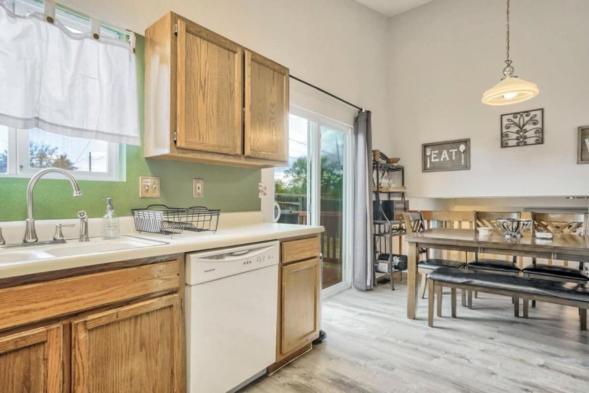 4bd Quiet Suburbs Near Carson *