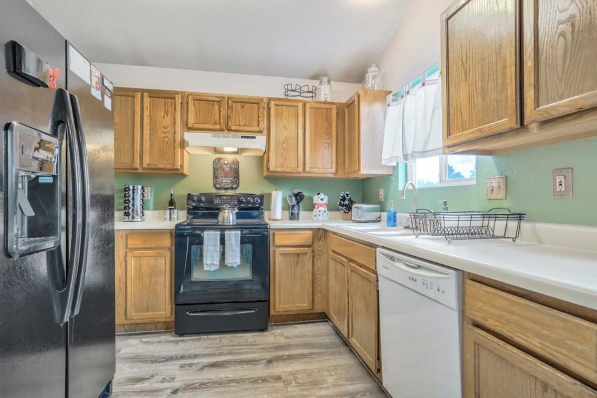 4bd Quiet Suburbs Near Carson Holiday home