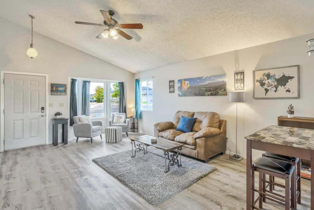 Holiday home 4bd Quiet Suburbs Near Carson *
