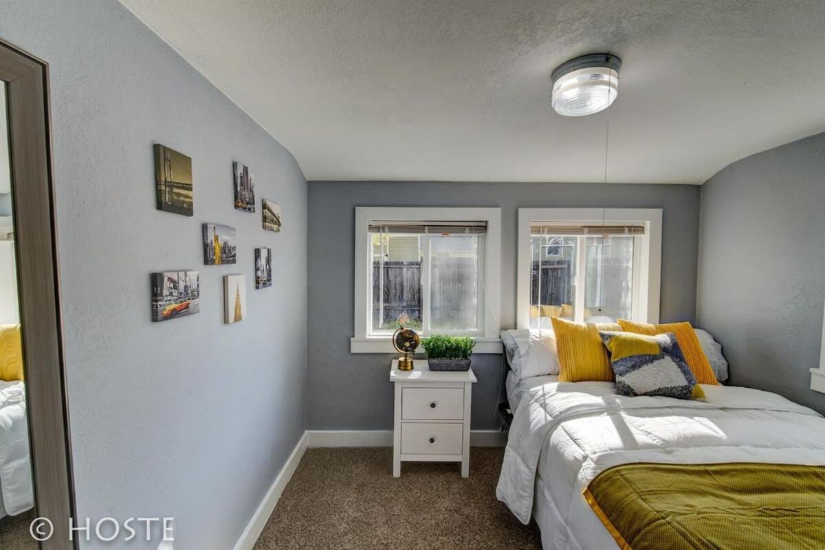 Holiday home *h* New! Downtown Newly Renovated! *