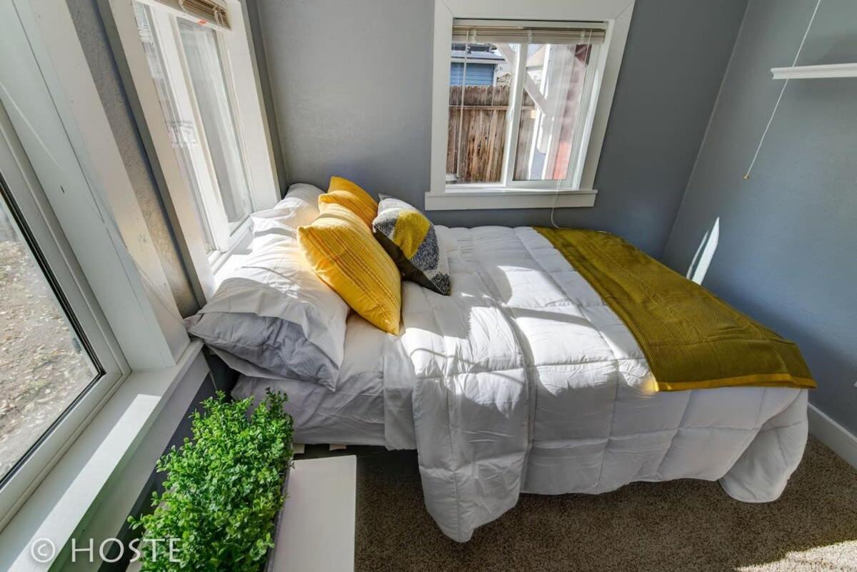 Holiday home *h* New! Downtown Newly Renovated! * *
