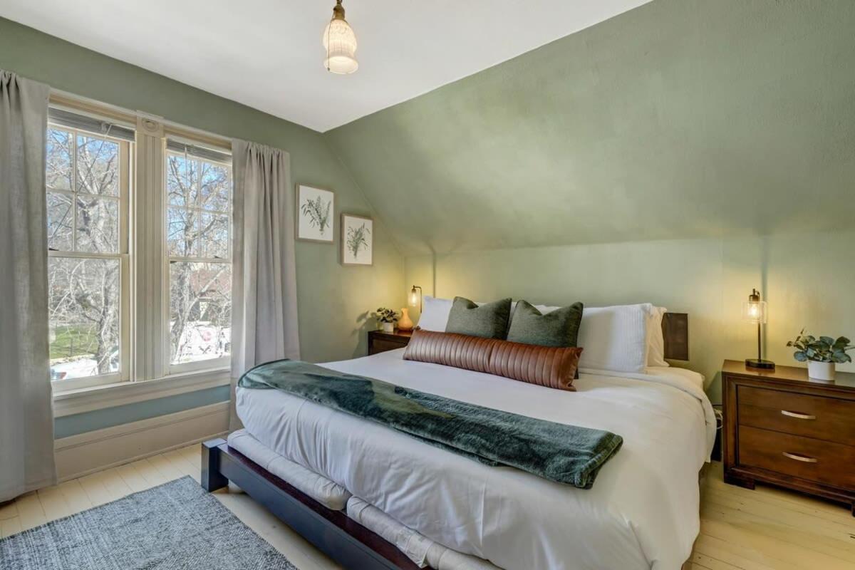 Apartment Elite Embassy Near Downtown Hot Tub & Bbq