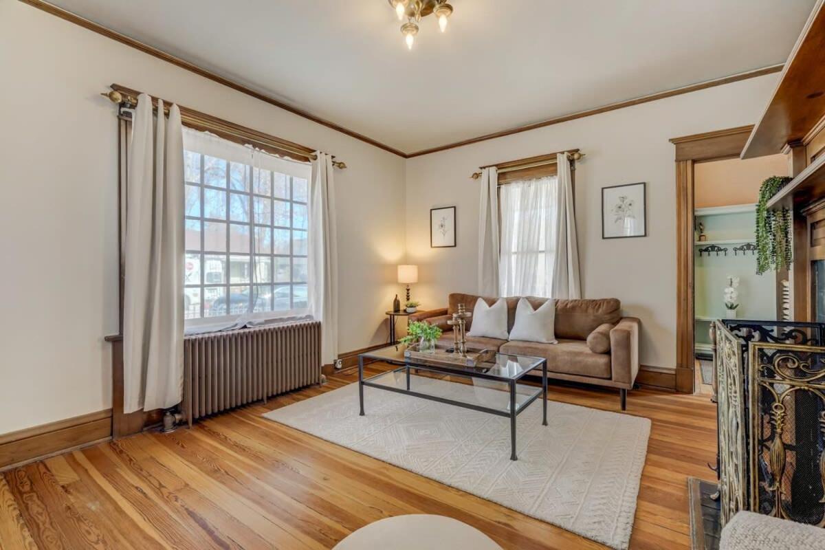 Apartment Elite Embassy Near Downtown Hot Tub & Bbq *