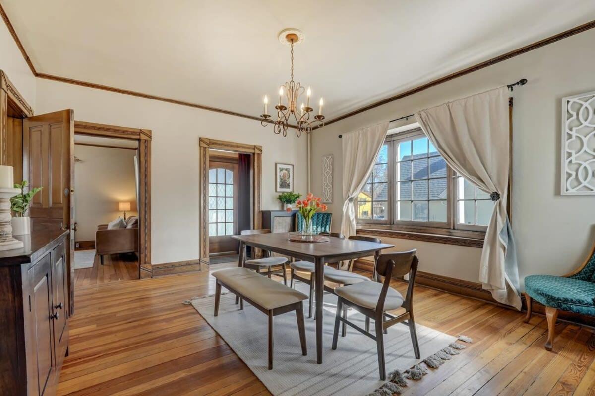 Elite Embassy Near Downtown Hot Tub & Bbq *