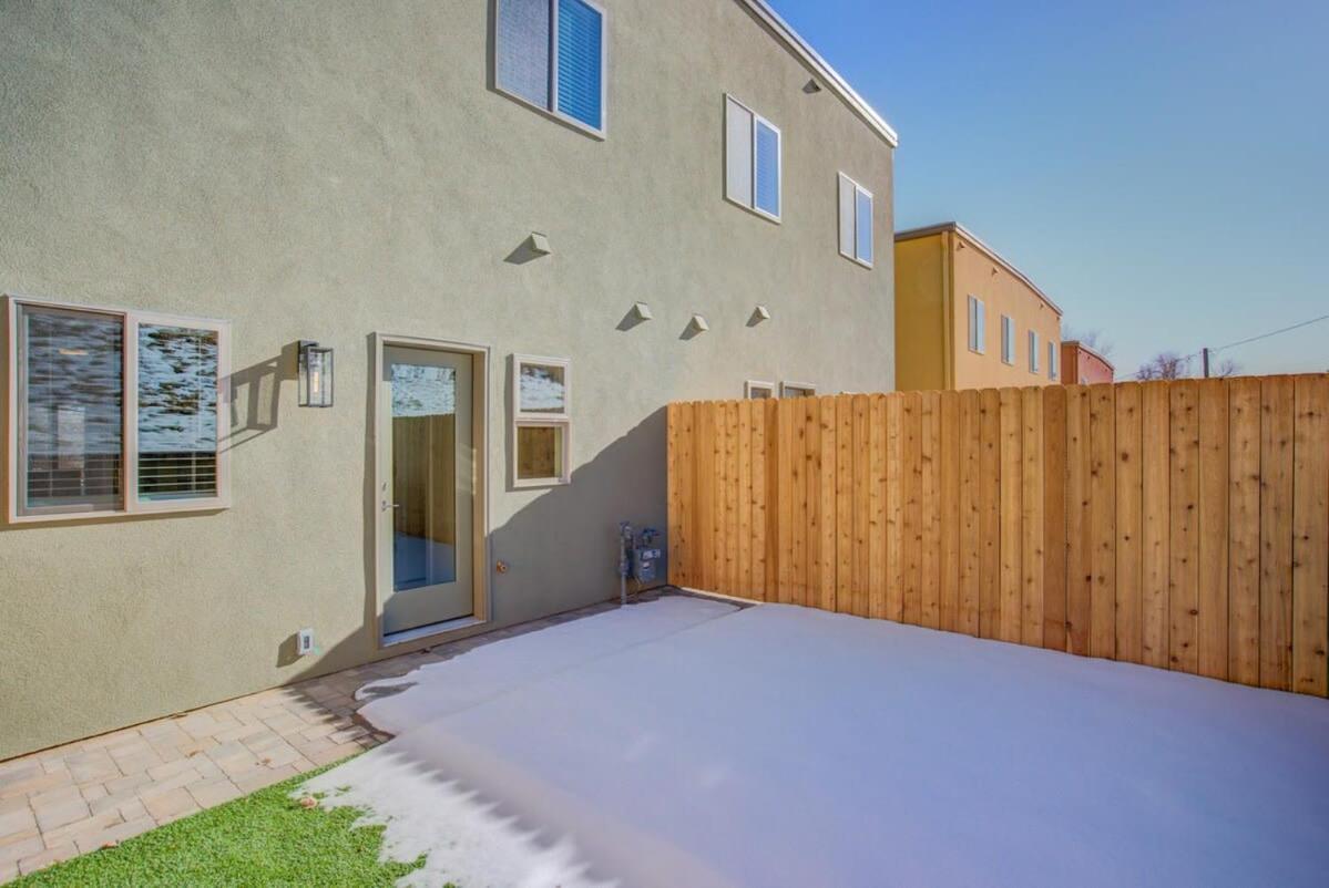 4bd W Rooftop Patio Fire Pit & Mountain Views Holiday home Colorado Springs