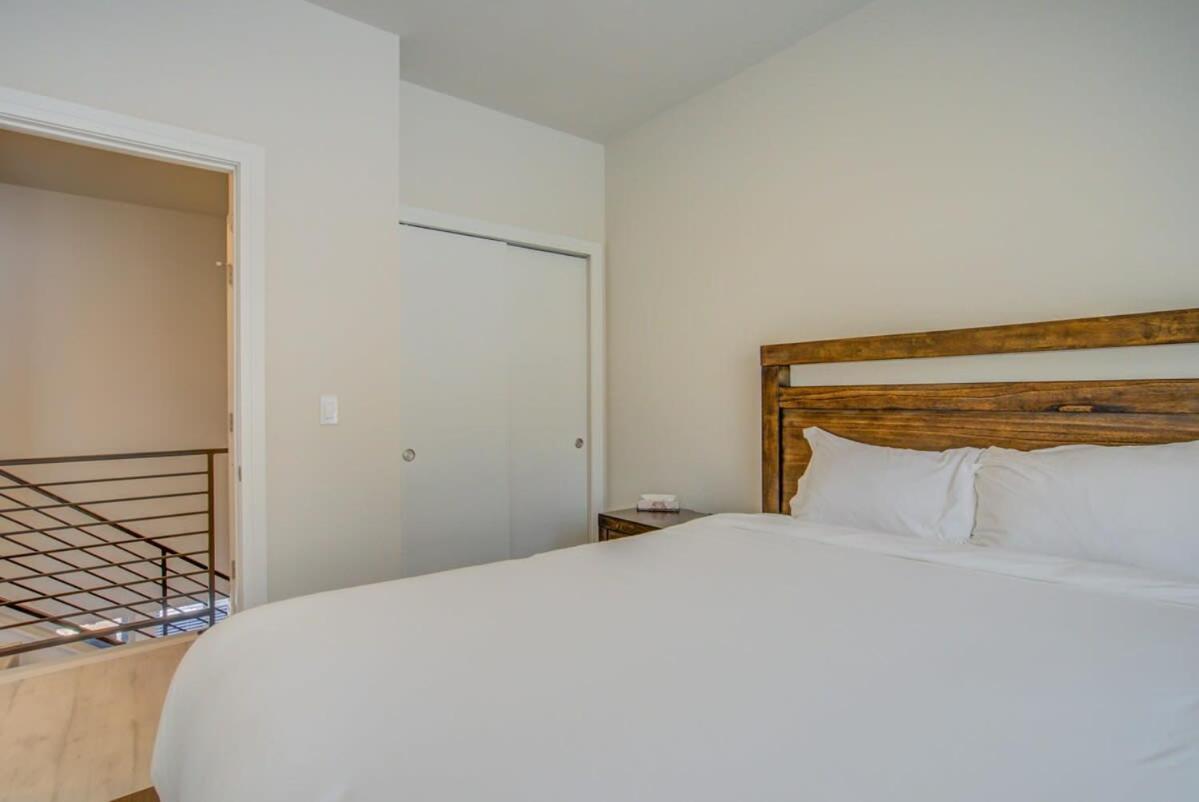 4bd W Rooftop Patio Fire Pit & Mountain Views * Colorado Springs