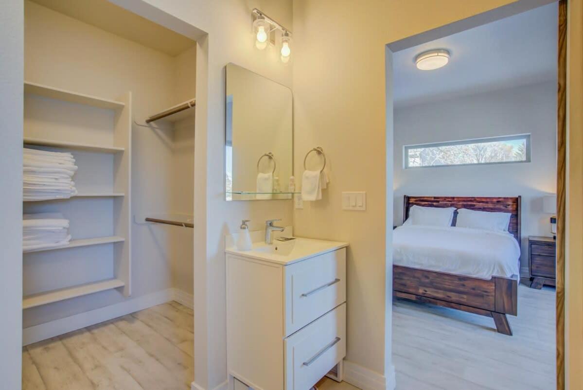 4bd W Rooftop Patio Fire Pit & Mountain Views Colorado Springs