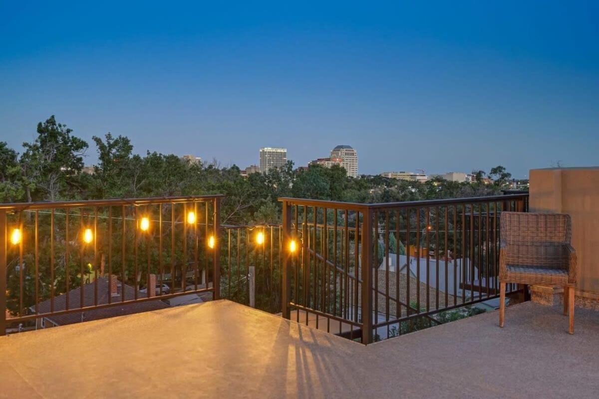 4bd W Rooftop Patio Fire Pit & Mountain Views *