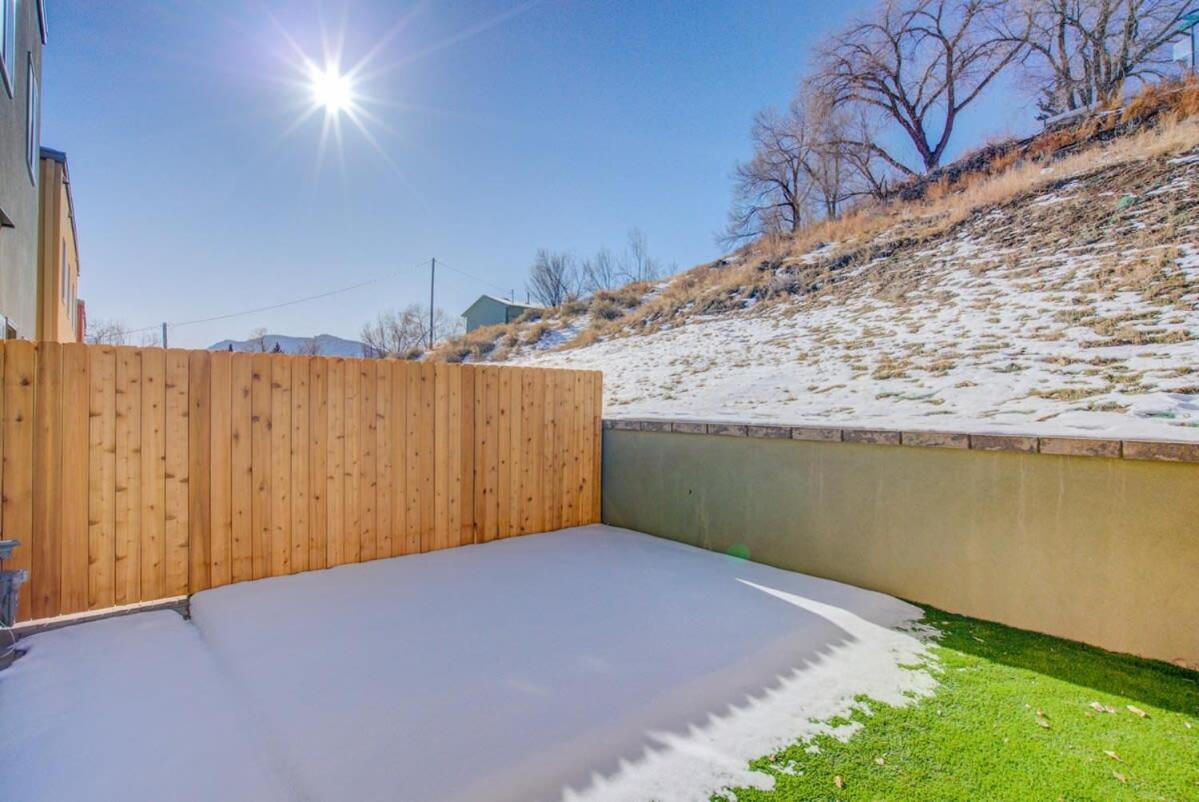 4bd W Rooftop Patio Fire Pit & Mountain Views Colorado Springs
