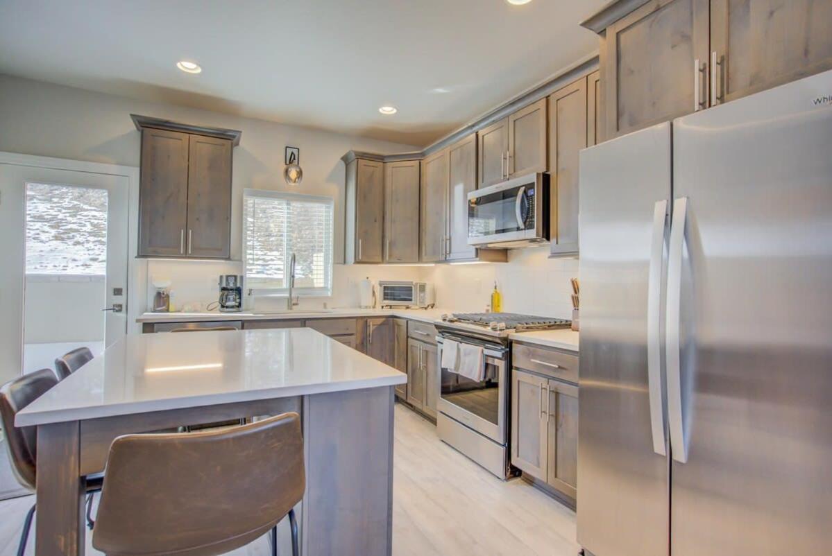 Holiday home 4bd W Rooftop Patio Fire Pit & Mountain Views Colorado Springs
