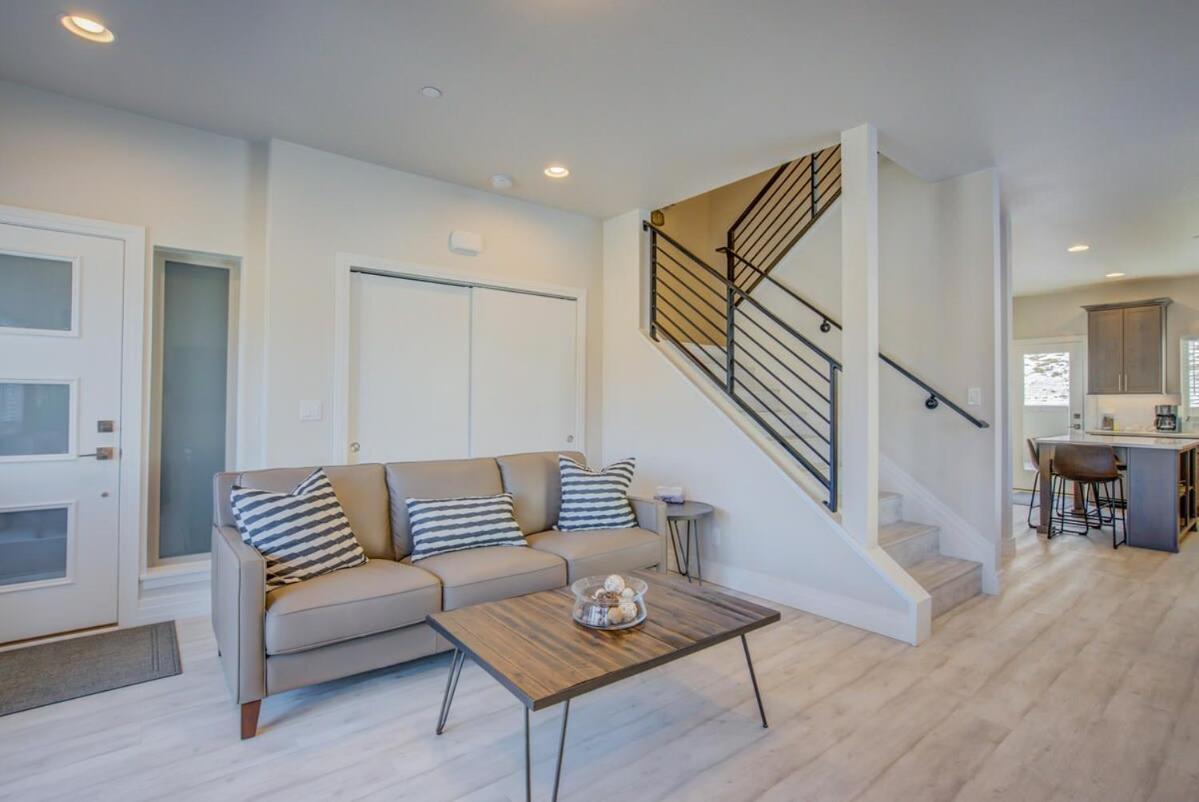 4bd W Rooftop Patio Fire Pit & Mountain Views *