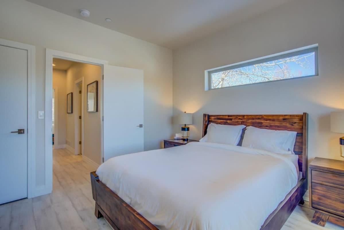 4bd W Rooftop Patio Fire Pit & Mountain Views