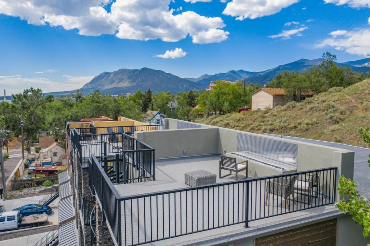 4bd W Rooftop Patio Fire Pit & Mountain Views