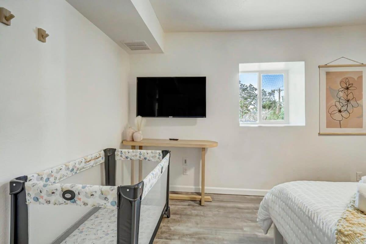 Fullkitchen Smarttv A C King Sunnycolorado Holiday home Colorado Springs