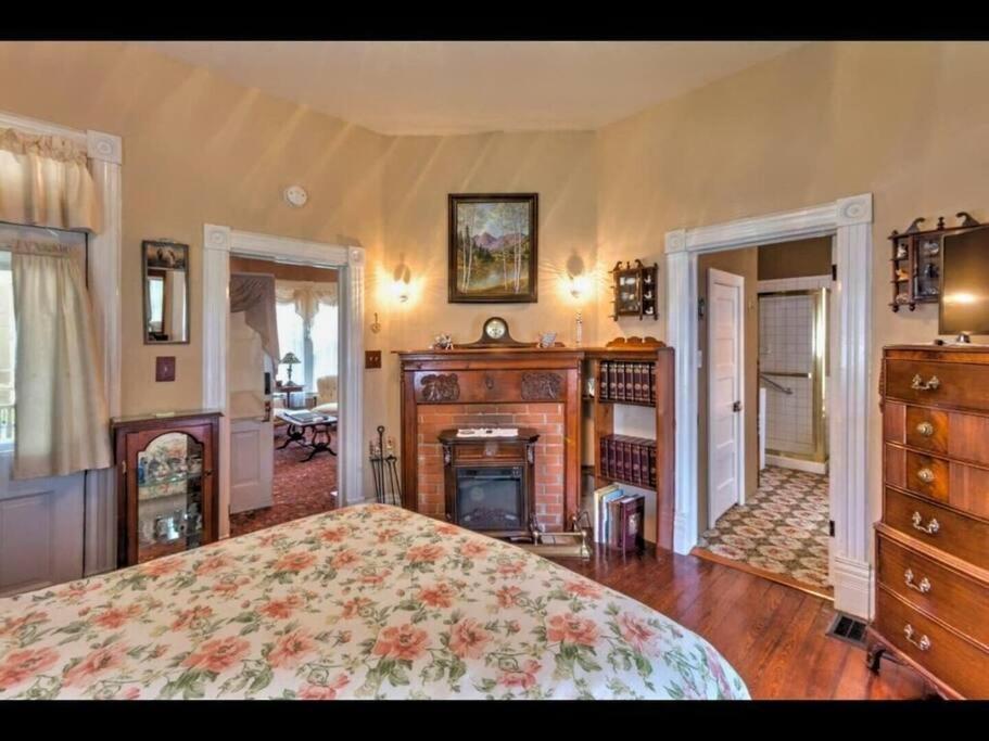 Quaint In Old Colo Villa *