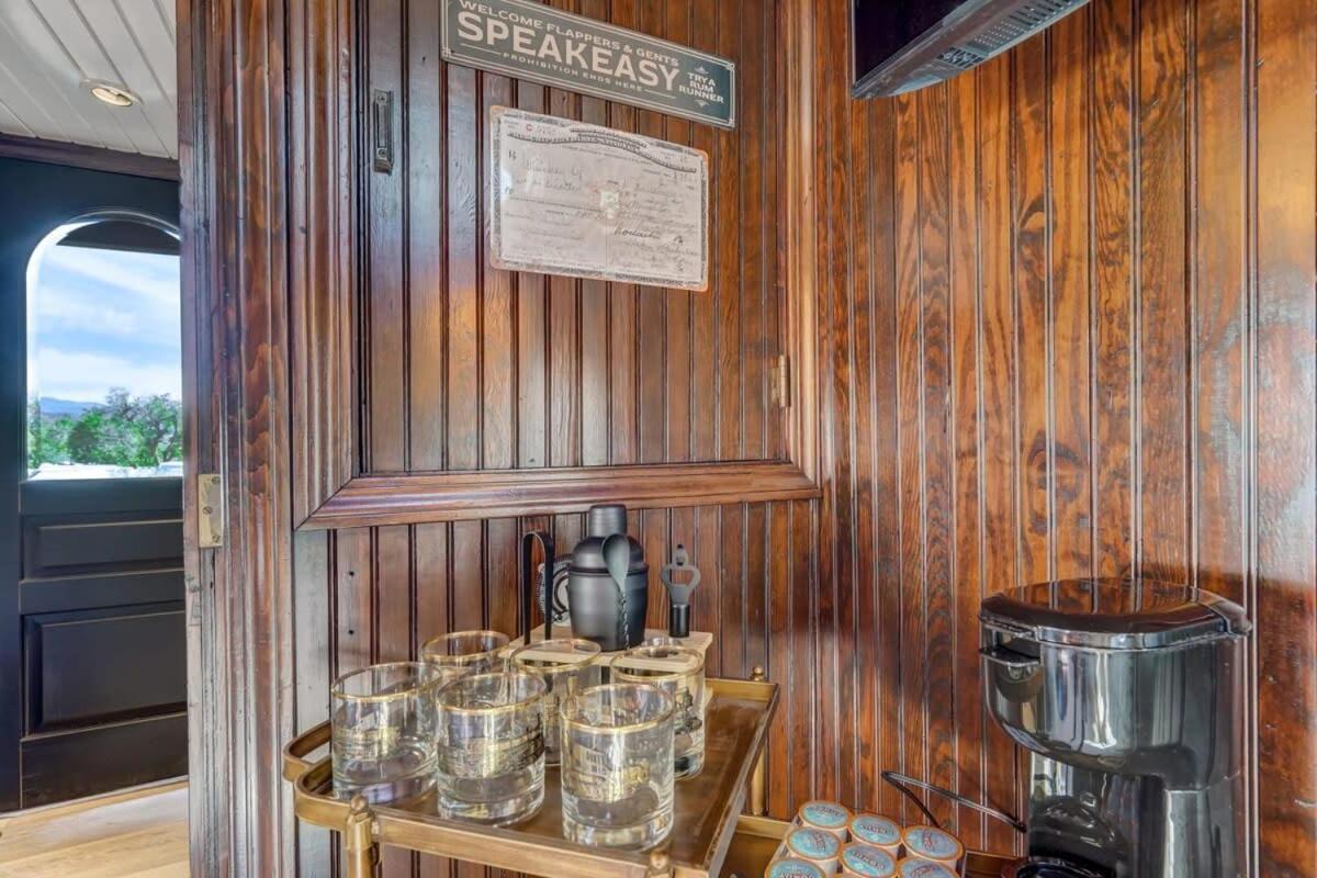 1920s Red Rock Caboose Bike Hike Explore Holiday home *