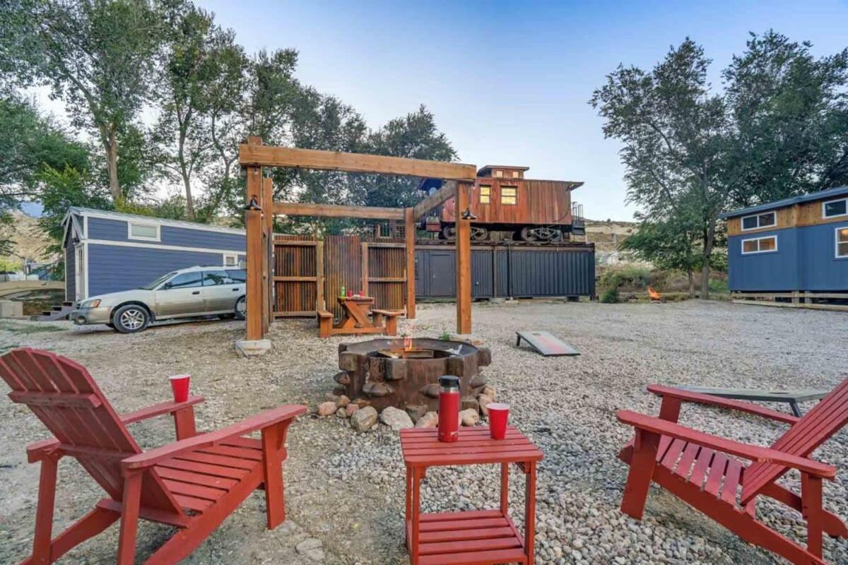 Holiday home 1920s Red Rock Caboose Bike Hike Explore *