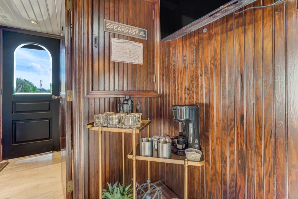 Holiday home 1920s Red Rock Caboose Bike Hike Explore