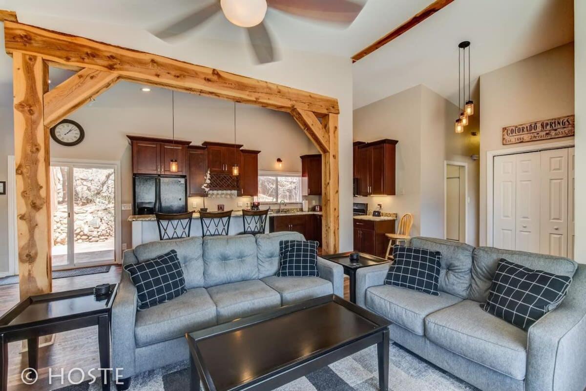 Holiday home *h* New! 4br Garden Of The Gods Retreat