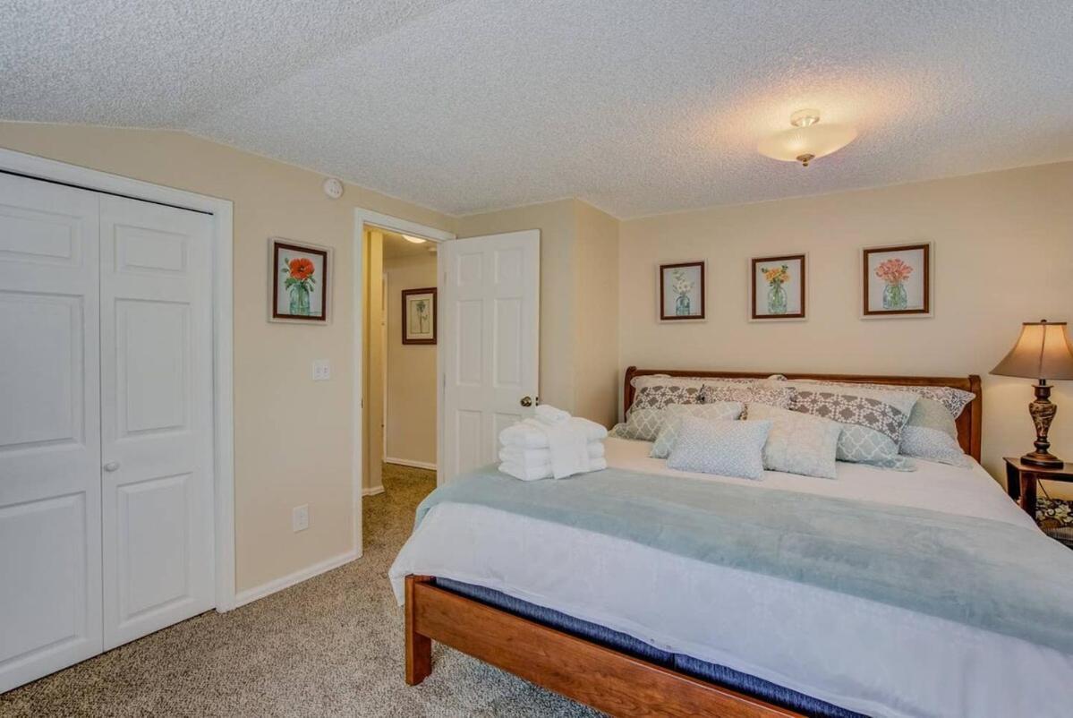 Holiday home 3br Downtown - New Hot Tub - Olympic Training Center