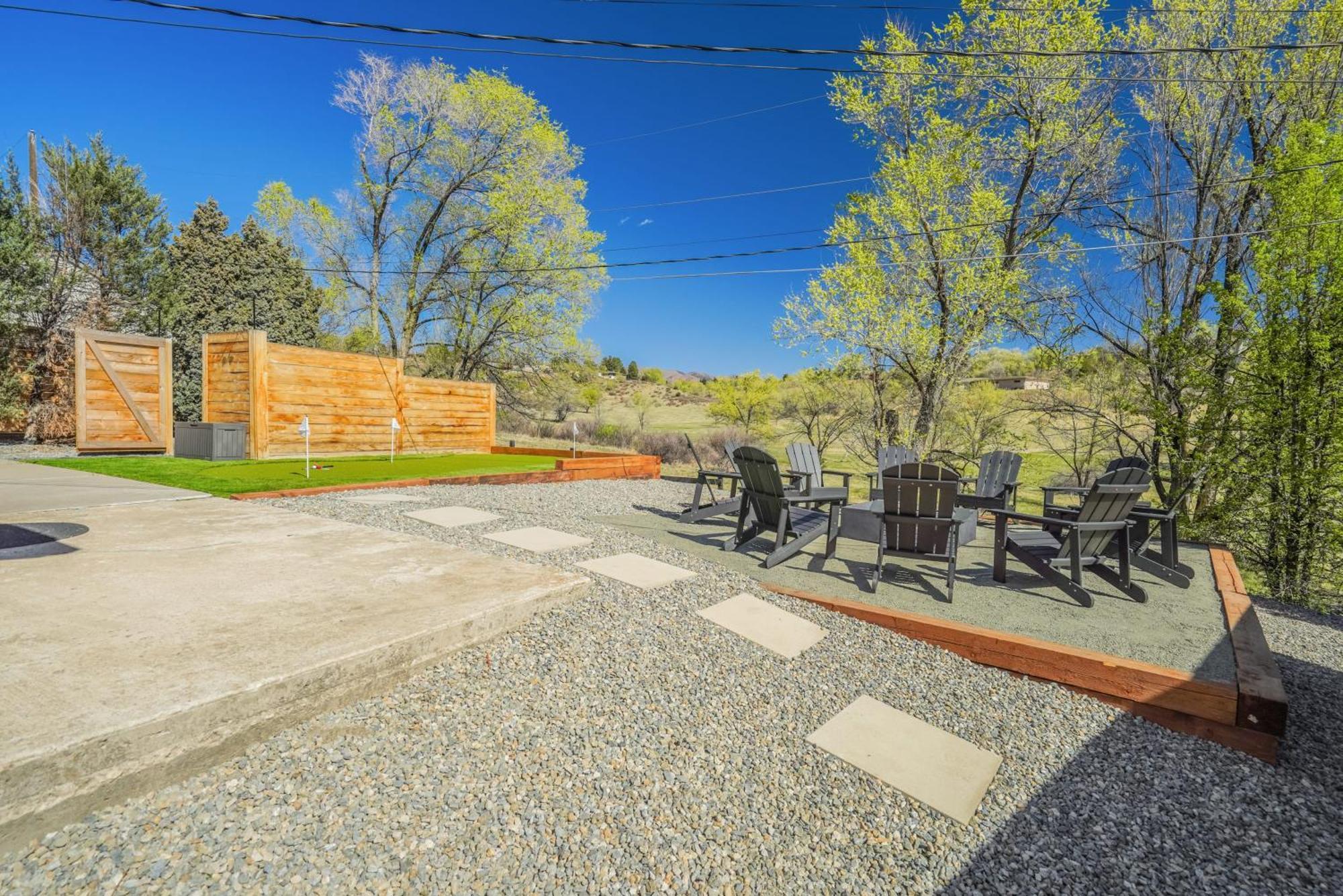 Holiday home Tonka Valley - Chic Hot Tub Bbq Fire Pit *