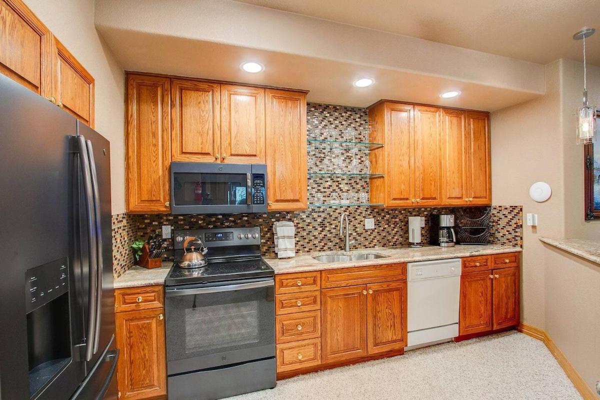 Fox Run Lux Private Nature Views Aplus Spot Colorado Springs