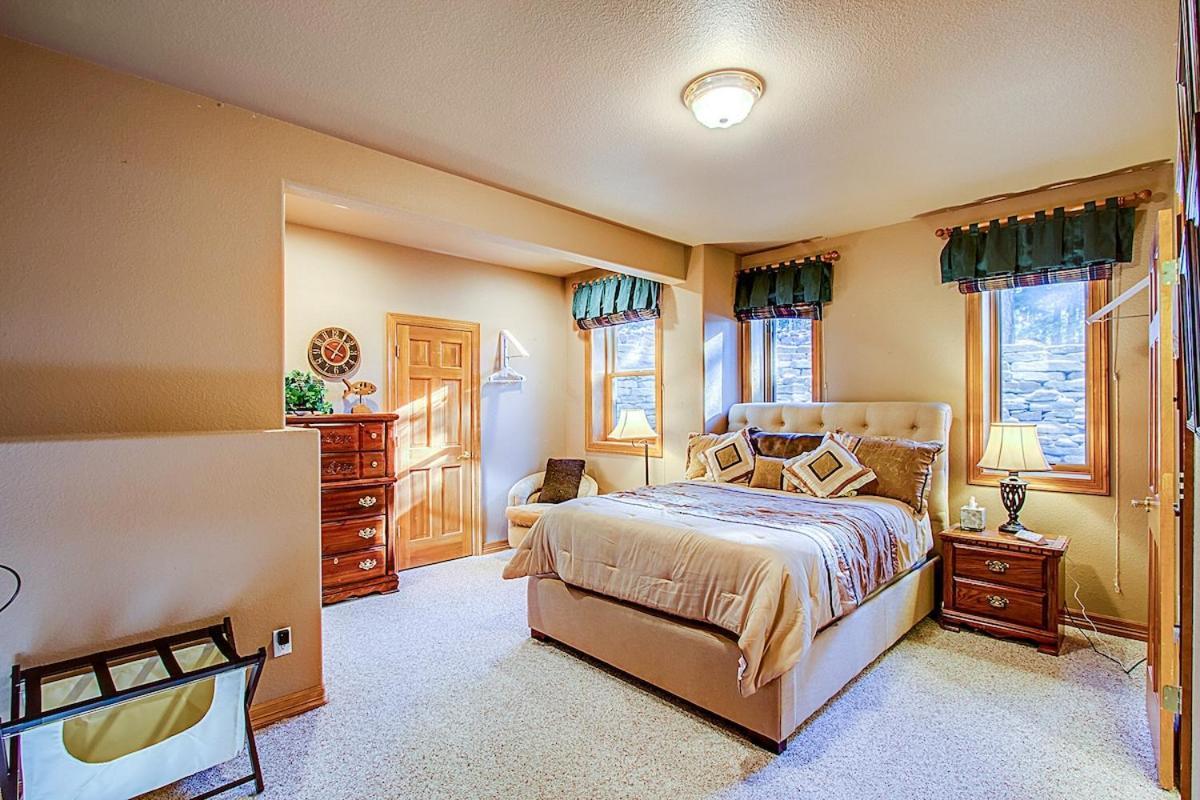 Fox Run Lux Private Nature Views Aplus Spot Colorado Springs