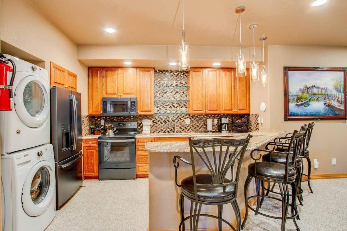 Fox Run Lux Private Nature Views Aplus Spot Colorado Springs