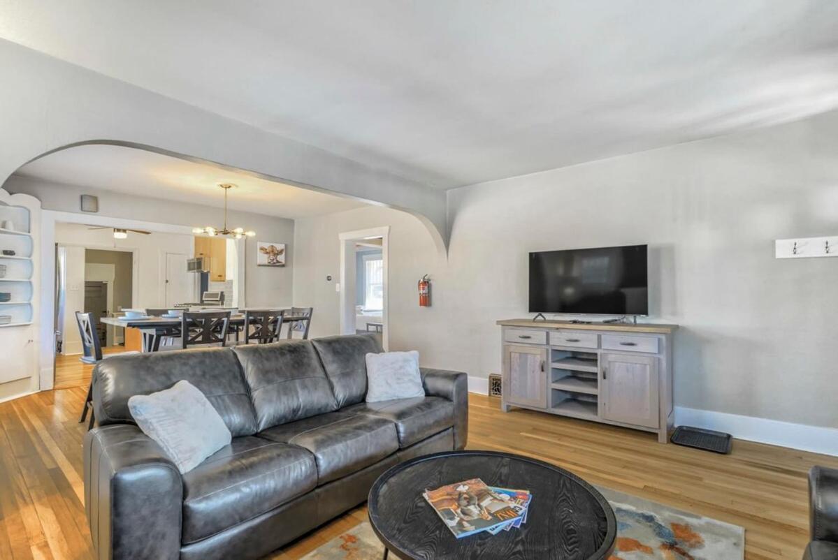 Holiday home 3bd Downtown Family Escape Grill Fire Pit