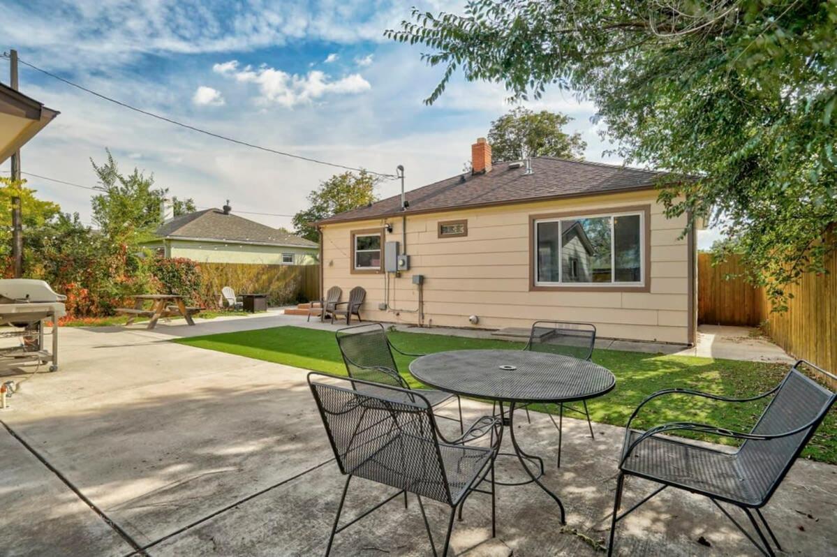 Holiday home Cozy Gem Near Bike Trails & Downtown Pets Ok