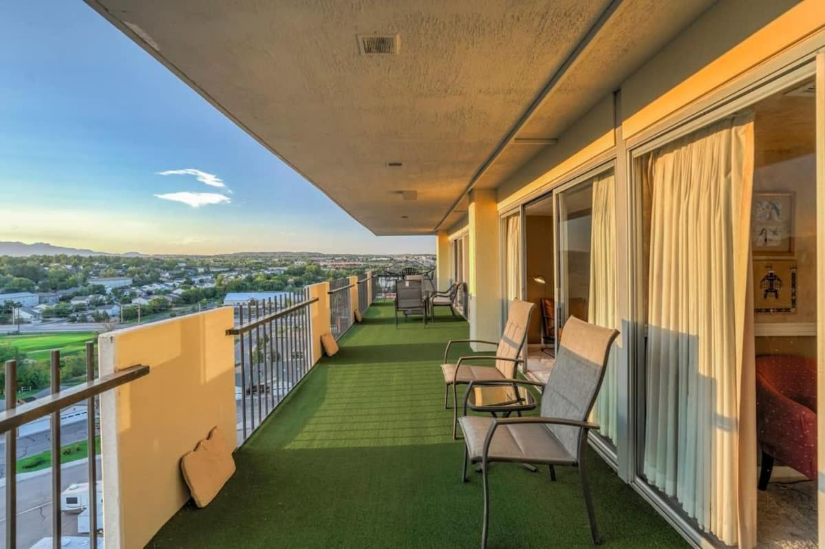 Apartment Mountain Views From L-shaped Terrace Colorado Springs