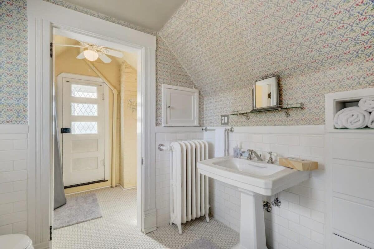 Apartment Elite Quarters Prime Location Downtown Hot Tub Bbq *