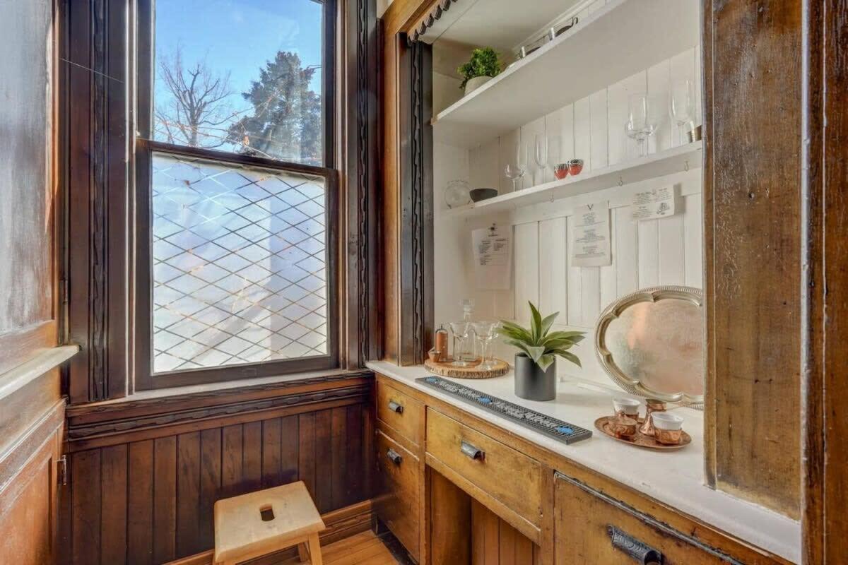 Apartment Elite Quarters Prime Location Downtown Hot Tub Bbq *