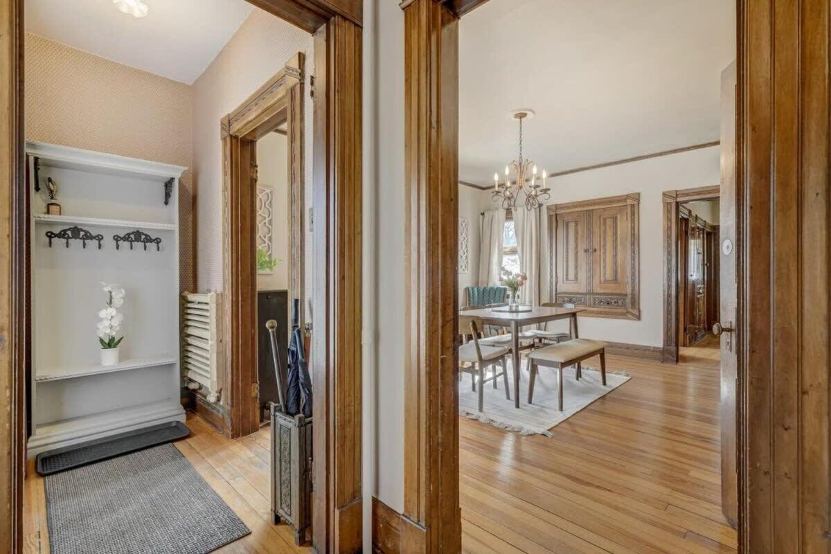 Apartment Elite Quarters Prime Location Downtown Hot Tub Bbq