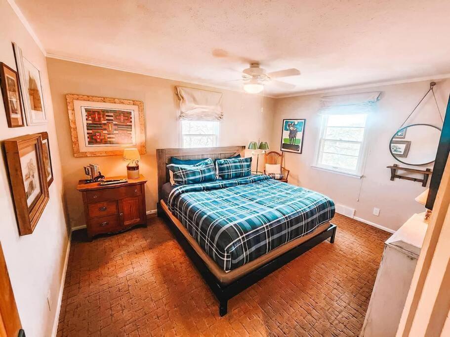 Gorgeous By Broadmoor Cheyenne Mtn Zoo Villa