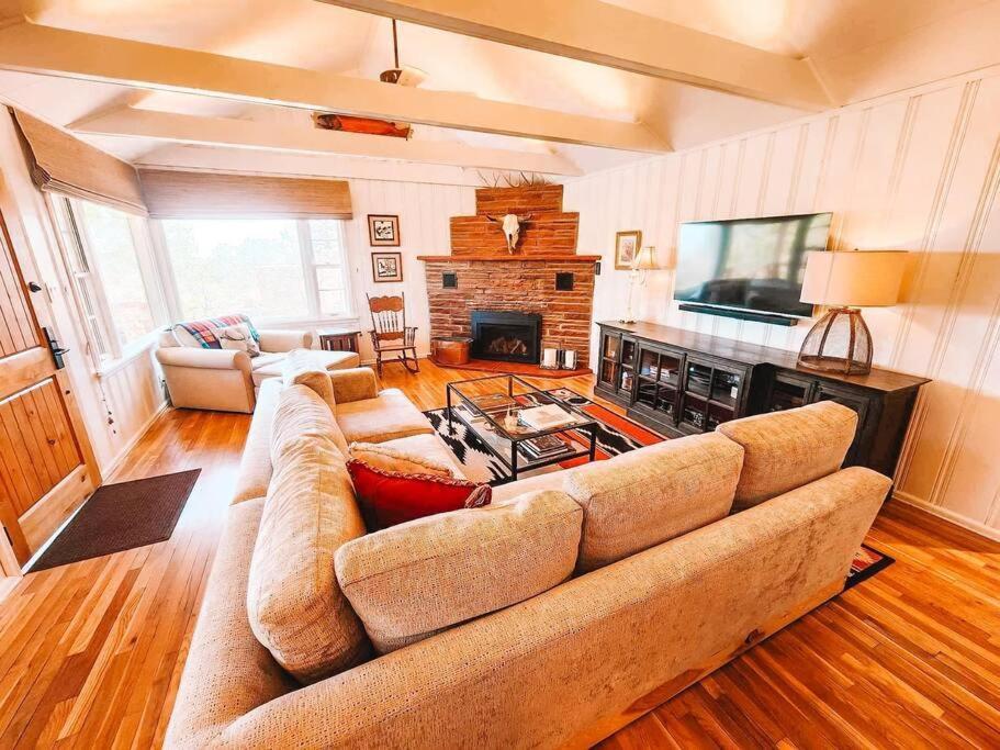 Villa Gorgeous By Broadmoor Cheyenne Mtn Zoo Colorado Springs