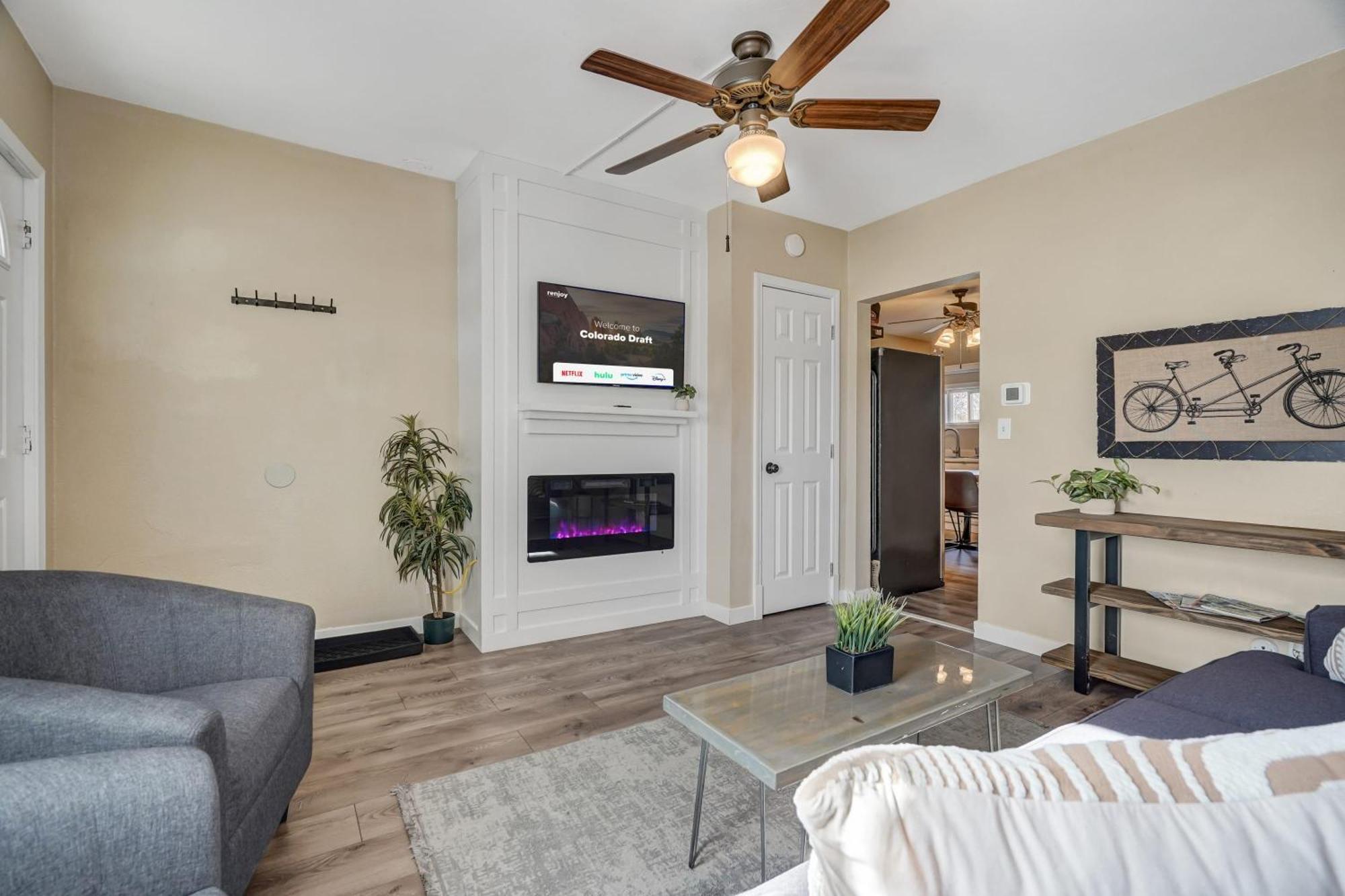 * Colorado Draft House * Smart Tvs * Self Entry * * Colorado Springs